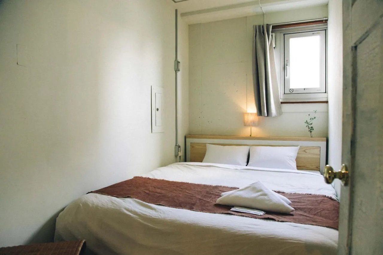 Nui. Hostel & Bar Lounge Tokyo